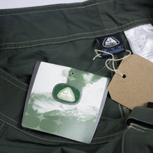 Load image into Gallery viewer, Nike ACG Cargo Shorts (2000s)
