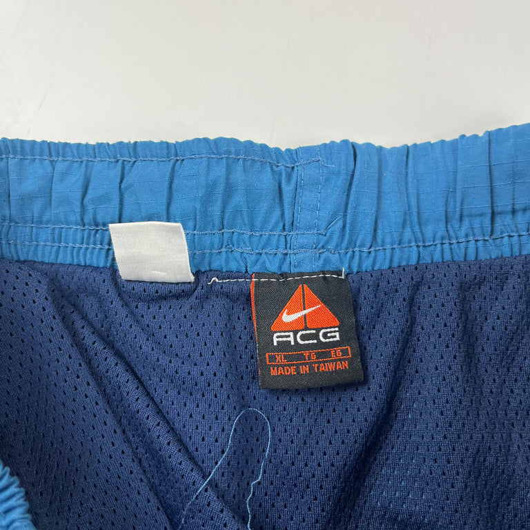Nike ACG Shorts (90s)